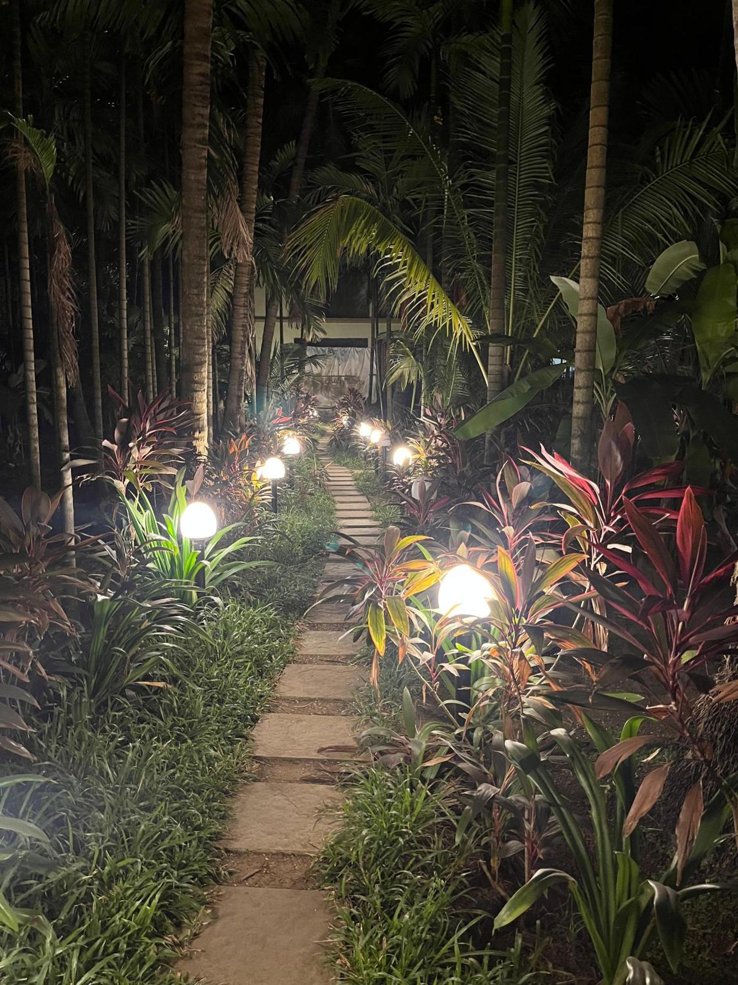 Seaswan Resort Alībāg Buitenkant foto